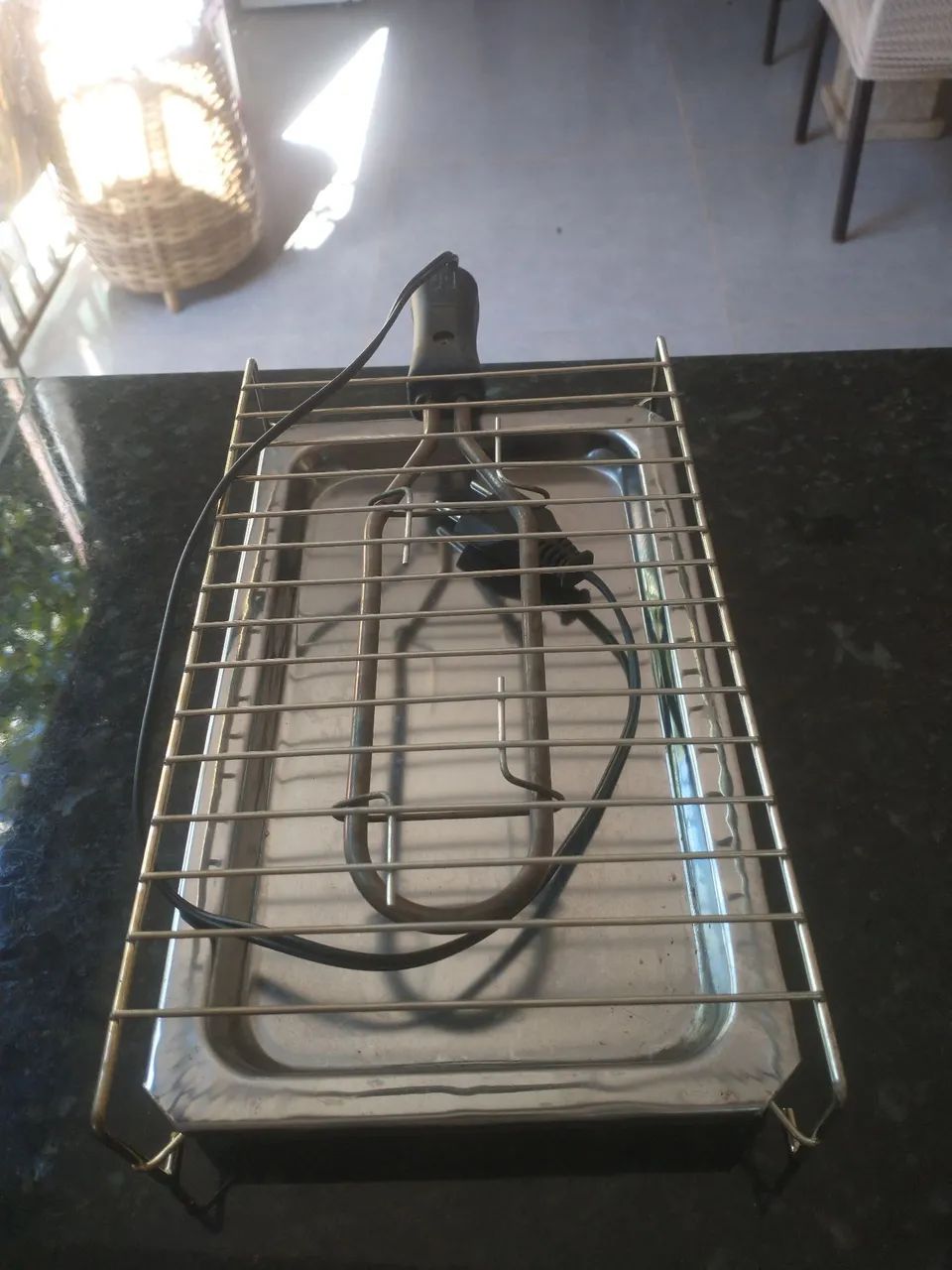 Grelha Elétrica Portátil - Ideal para Churrasco e Grelhados - Foto 2