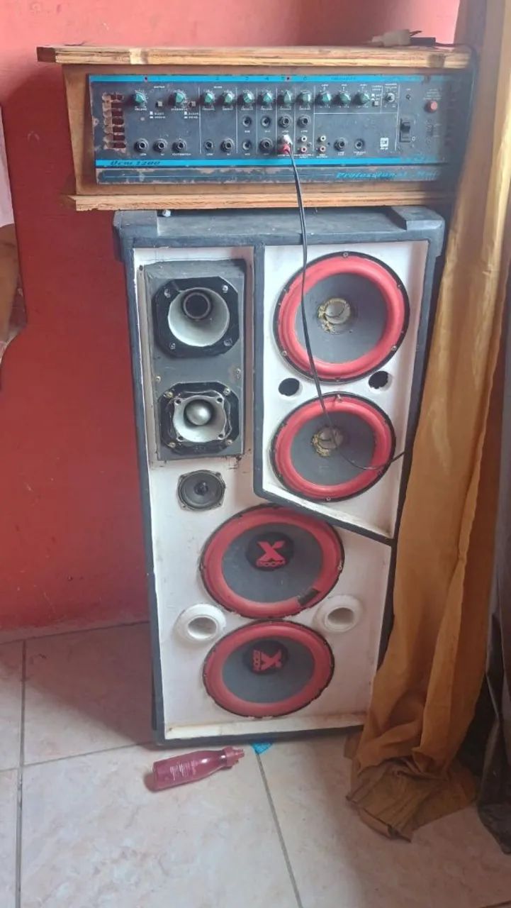 Mesa e caixa de SOM - Foto 2