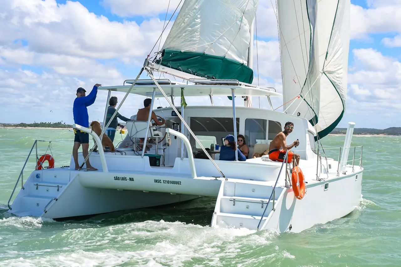 Catamaran 32 Pés 02 Volvo Penta 3 cilindros Hélices Foldings ano 2023 - Foto 8