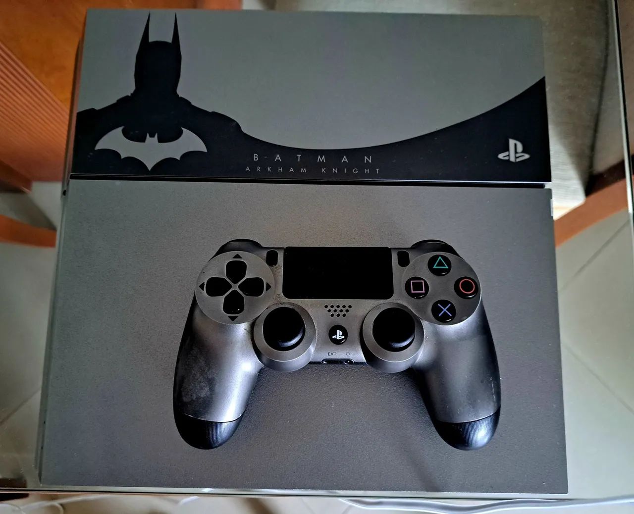 PlayStation 4 Edição limitada Batman: Arkham Knight 500GB Bundle 