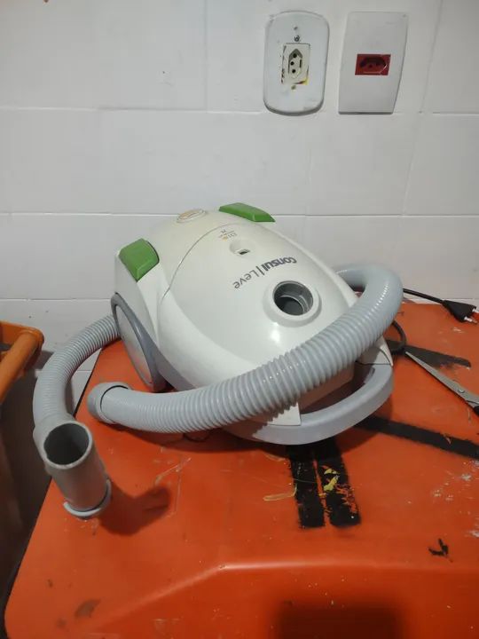 Aspirador de Pó Consul Leve
