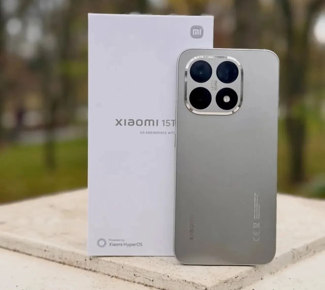 日本版　Xiaomi 15T 中古美品　チタングレー　512GB Xiaomi 15T 5G 512GB 12GB RAM R$4299,00 Preto Cinza - Celulares e