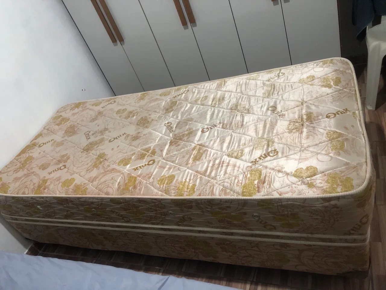 Cama box solteiro Ónix