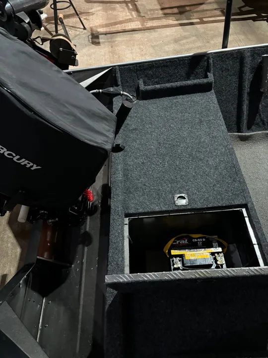 Barco 6 metros motor Mercury 40 HP Carreta Odne - Foto 10