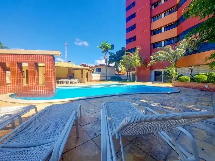 Aluguel de Alto Padrão em Capim Macio 247m²