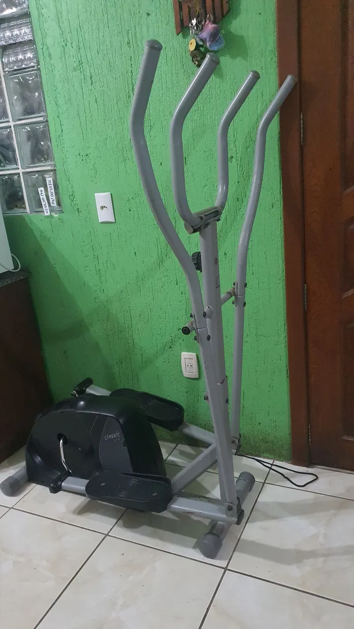Simulador de caminhada elétrico da caloi em ótimo estado de uso.
