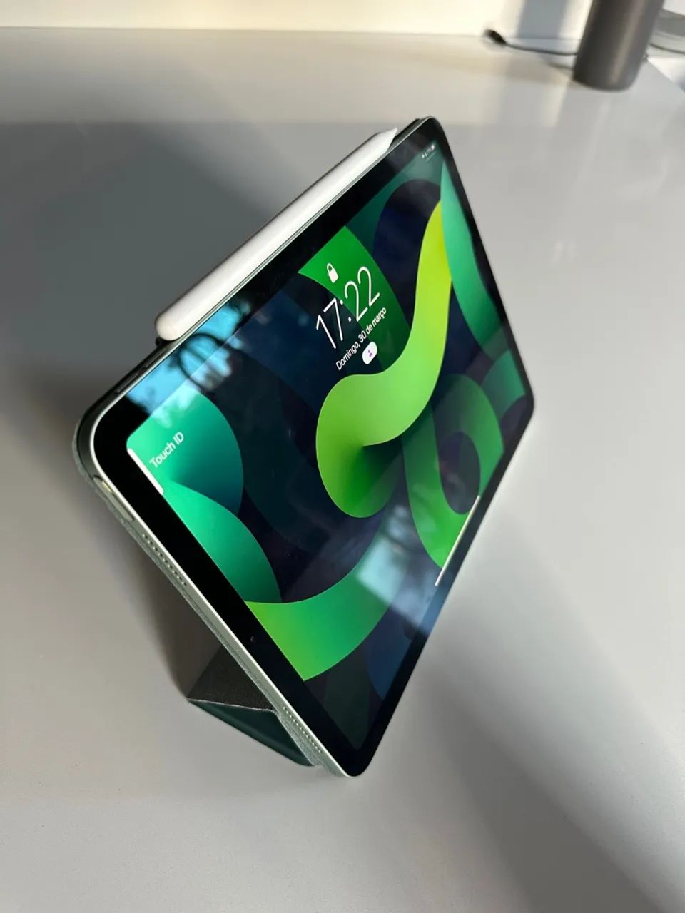 iPad Air 4ª Geração 64GB Verde + Apple Pencil 2 + Capa +
