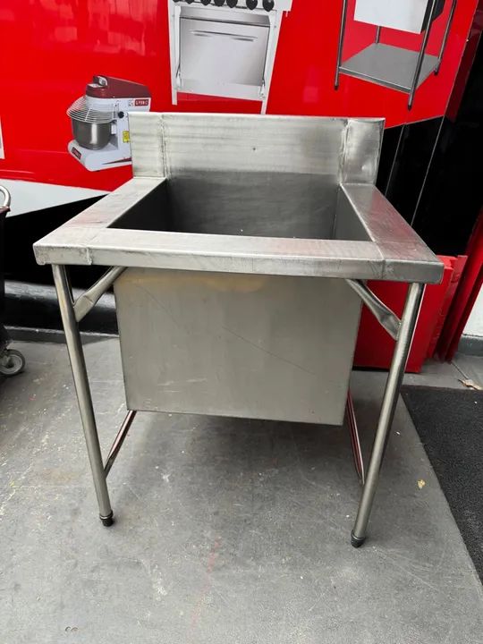 Vendo um tanque inox aço 304 usado ótimas condições 
