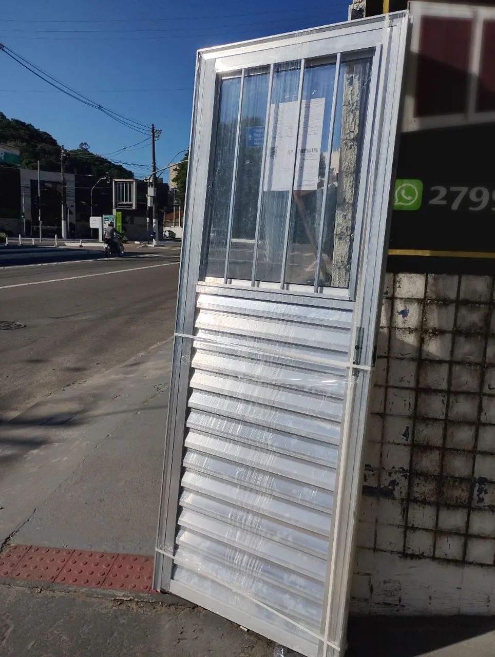 Oferta exclusiva - Porta de alumínio 70 ou 80cm com grade  - Foto 4
