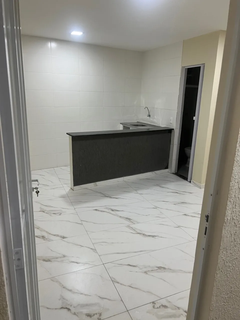 Alugo kitinete na estrada do tindiba 3265 direto com proprietário