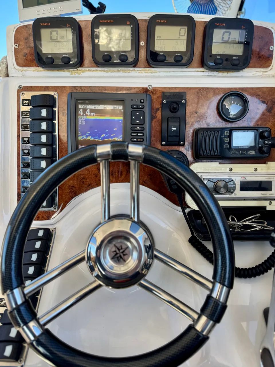 Lancha Fly Fish 28 Yamaha 200hp 2016 - completa, revisada e pronta pra navegar - Foto 10