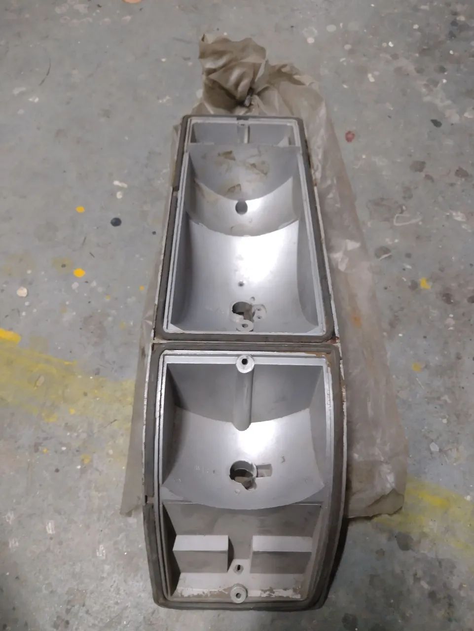 Original VW Brasília Tail Light Housing64300200176513124