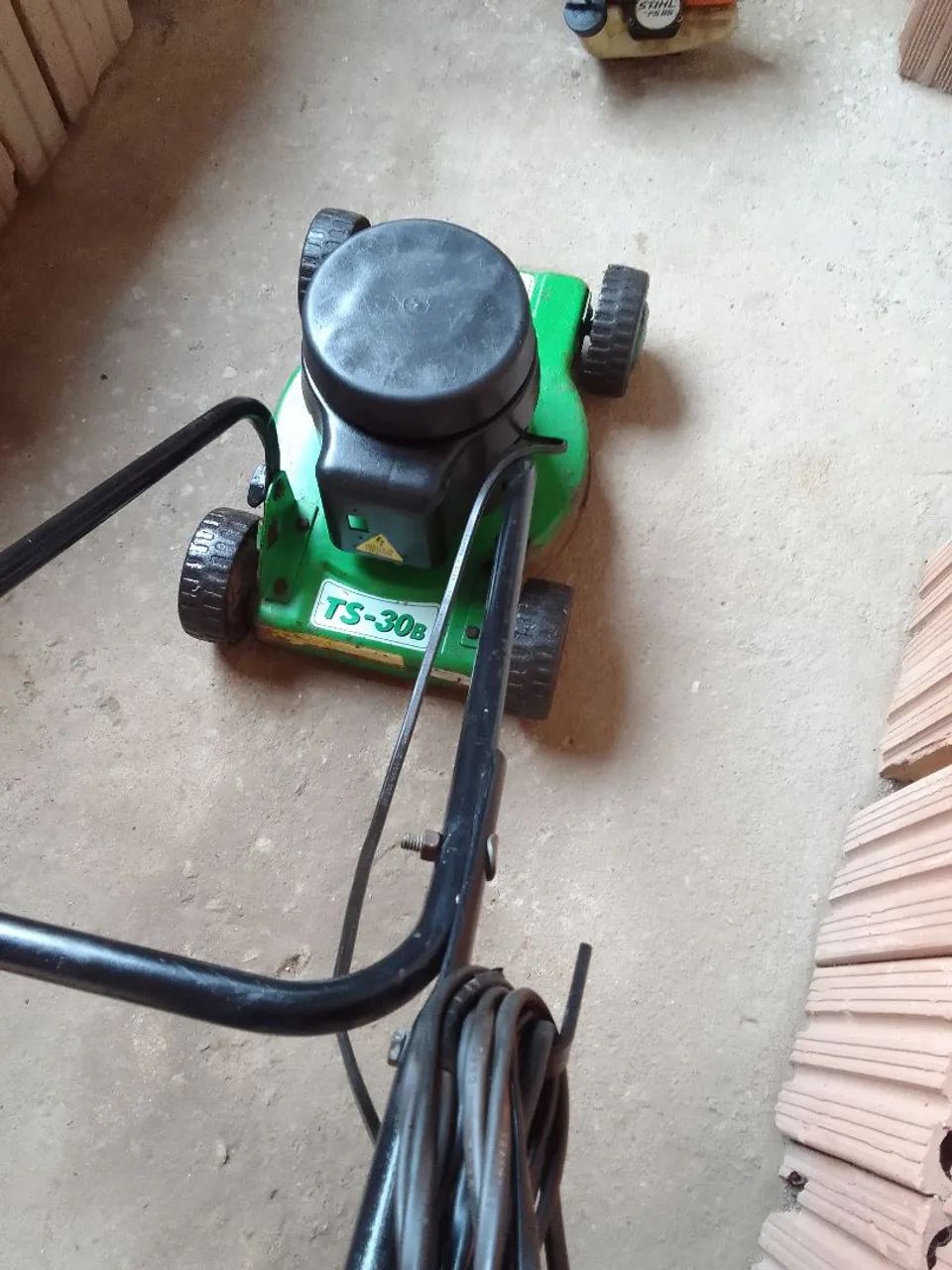 CORTADOR DE GRAMA 