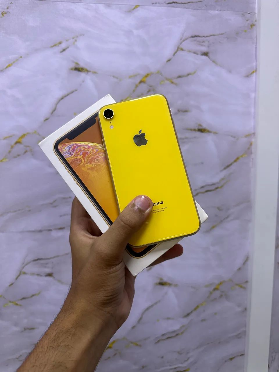 IPHONE XR AMARELO 64 GB 