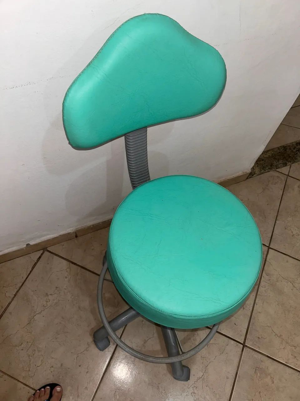 Selling a chair!!
