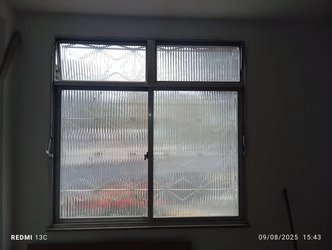 Janela de Alumínio com Vidro Canelado - Foto 2