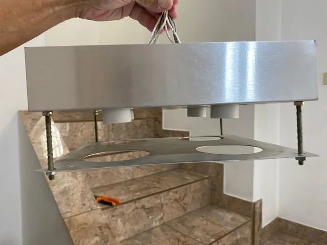 Luminária em aço inox