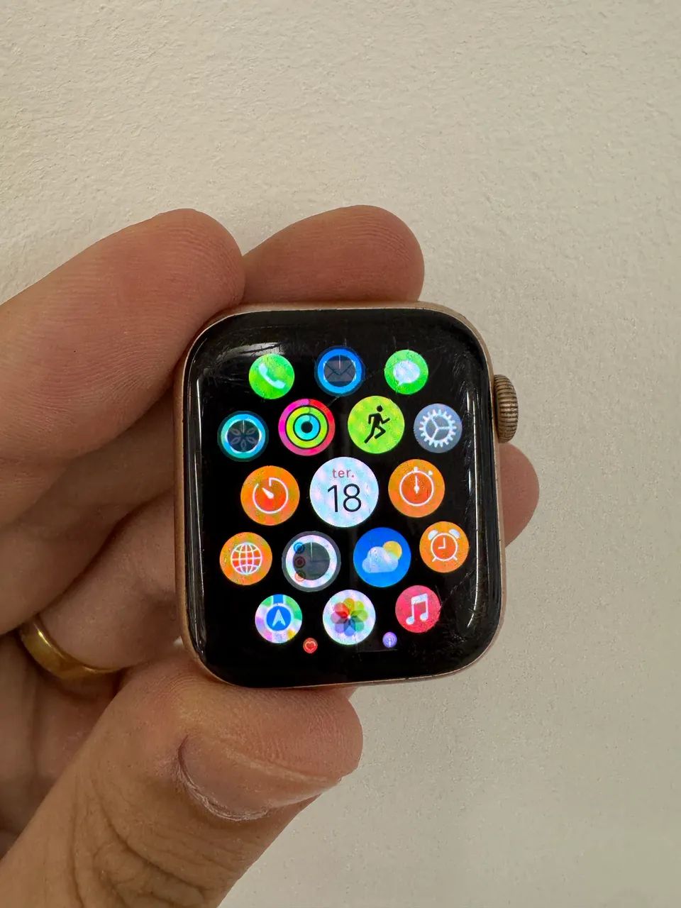 Apple Watch Série 4 40MM Rose Gold - Bat 68%