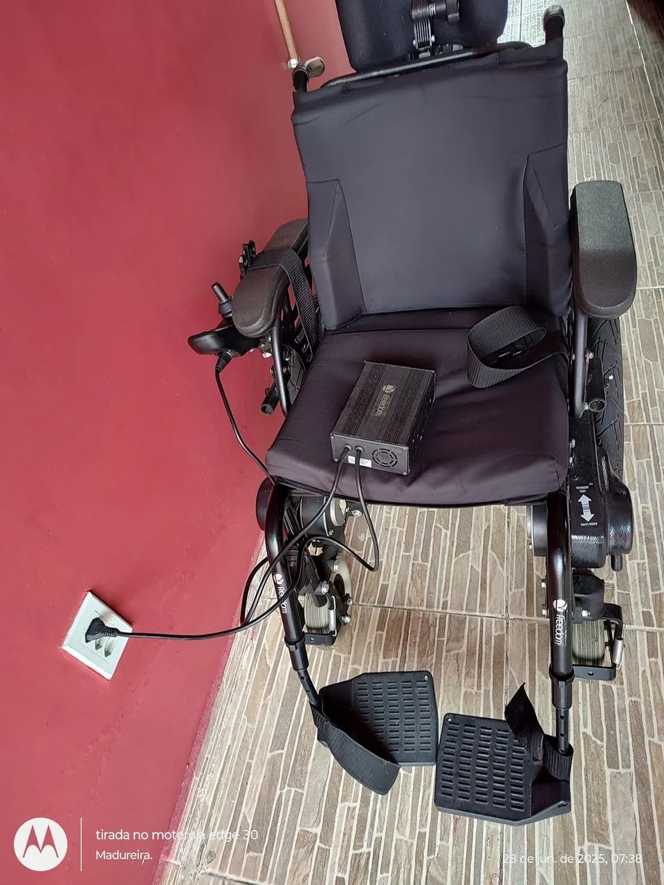 Cadeira de Rodas Elétrica Freedom - Foto 4