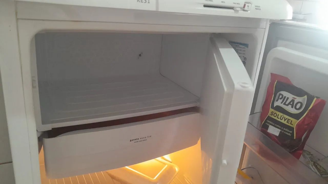 Vendo Geladeira 220W - Foto 4