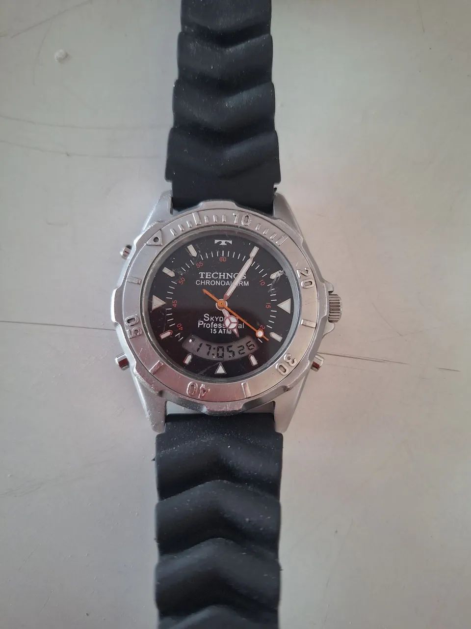 Technos Skydiver 15 ATM T205.62