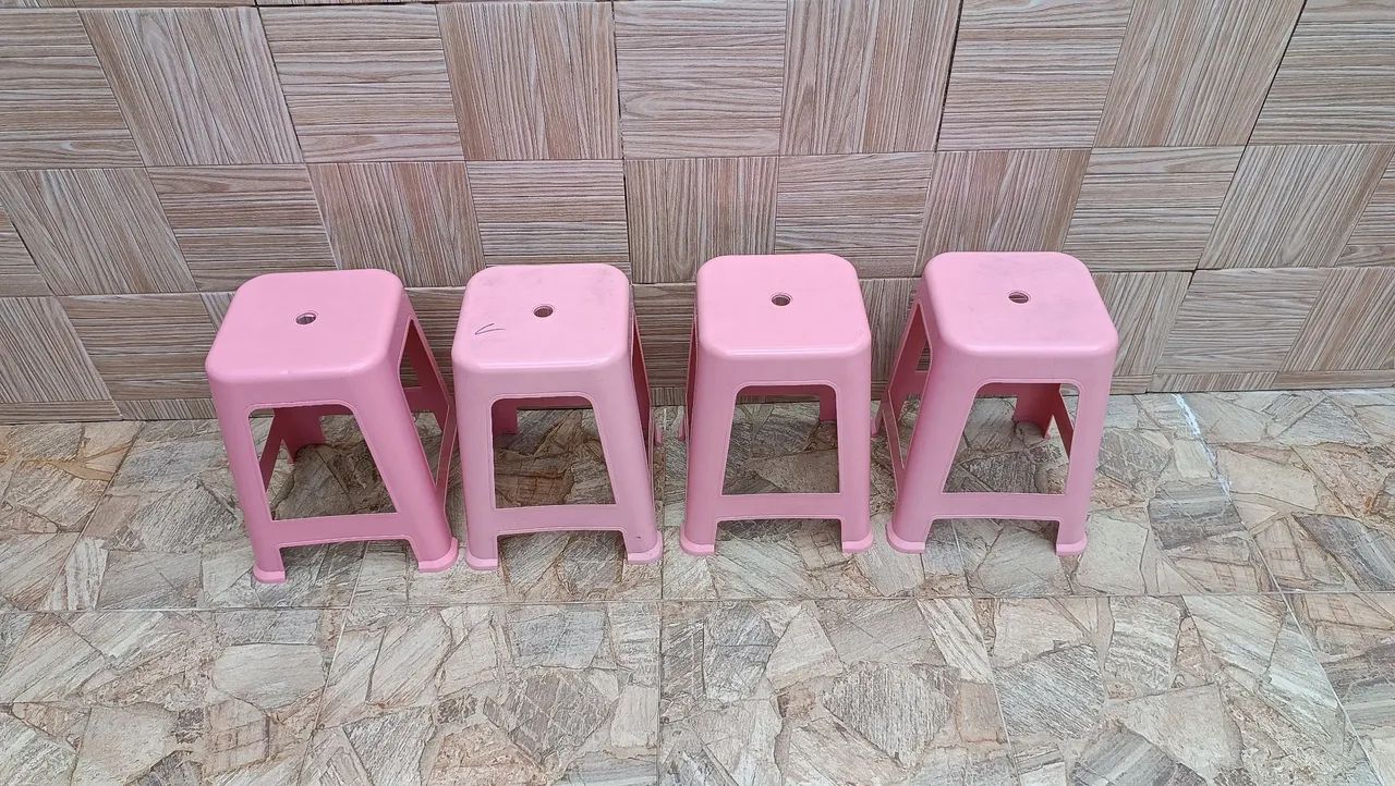 Banquinhos de plásticos reforçados