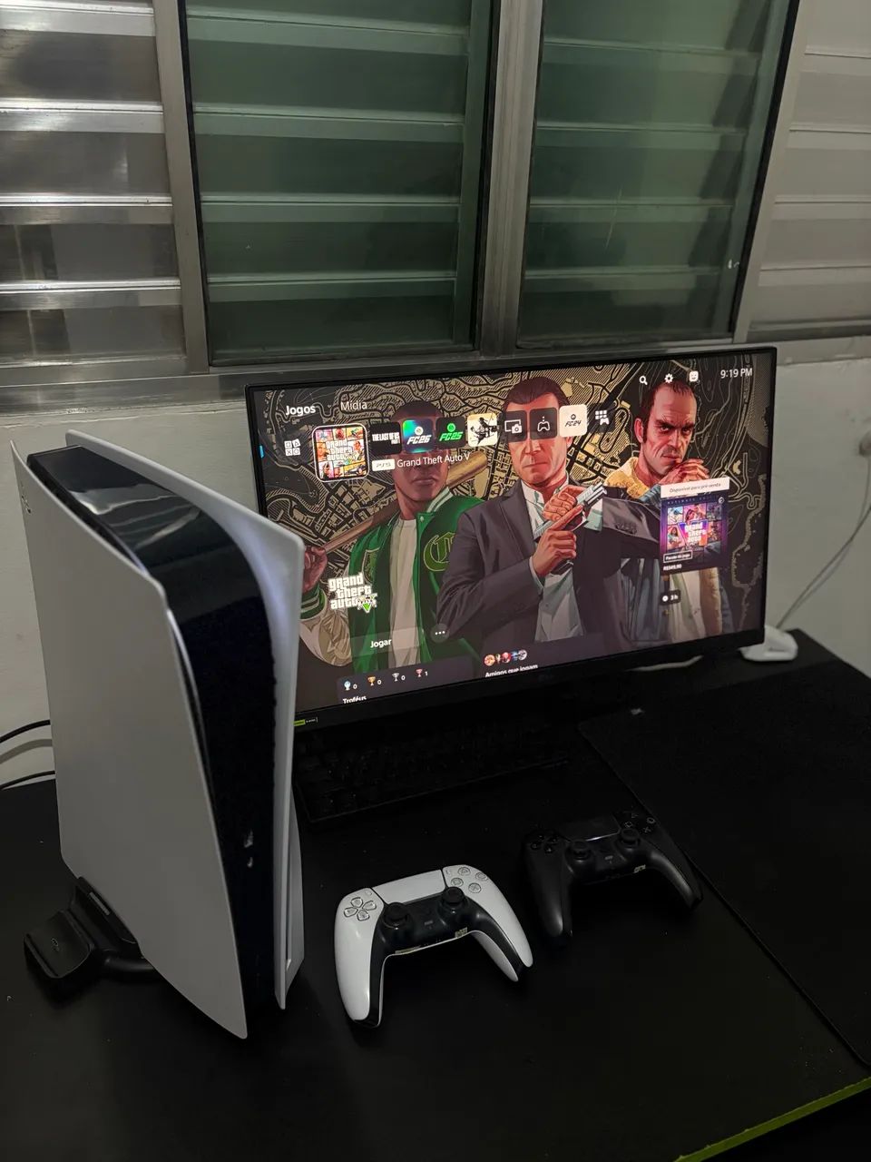 PS5 FAT COM LEITOR E 2 CONTROLES  - Foto 3
