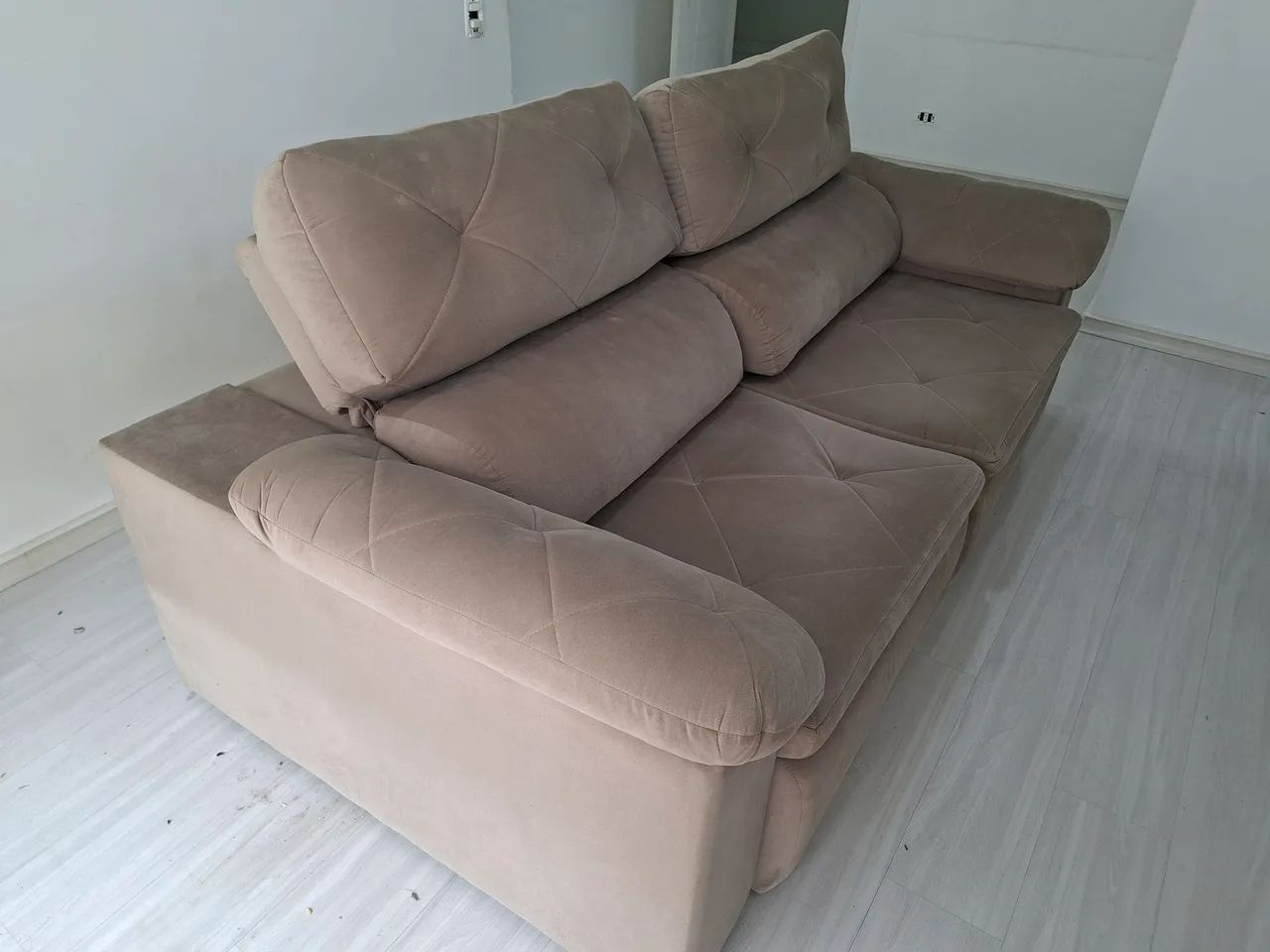 Torrando Sofá, semi novo, para retirar no Santa Cândida! - Foto 5