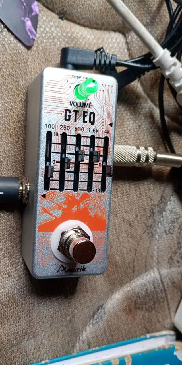 Pedal de efeito Equalizer pra guitarra excelente 