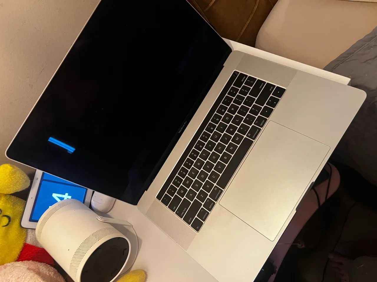 Macbook A1707 i7 2.9ghz 16gb Ram 1tb ssd 4gb de video Radeon - Foto 3