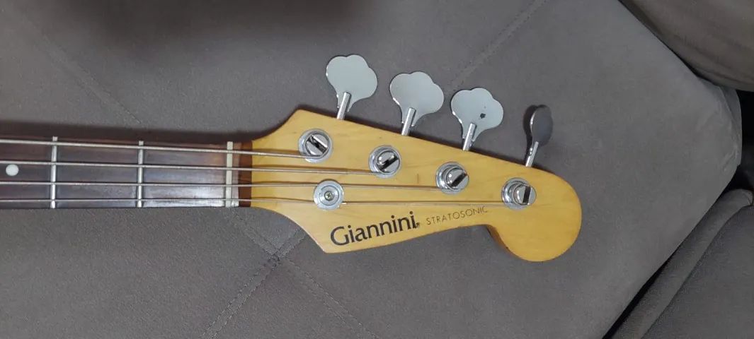 Conta-Baixo Giannini Jazz Bass Ativo