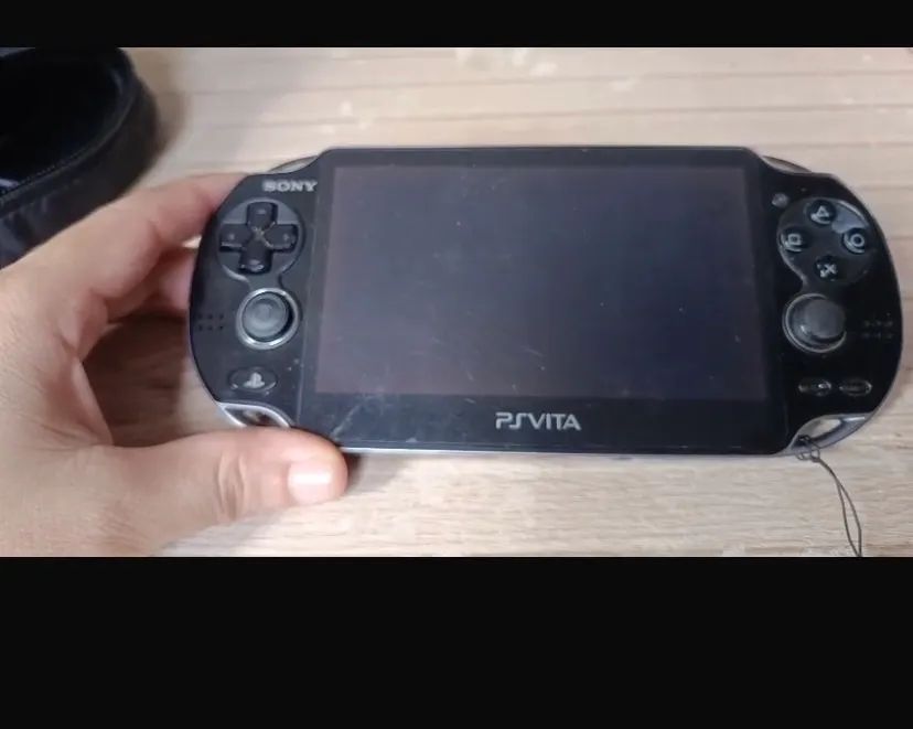 ? PS VITA FAT 1000 - Foto 3