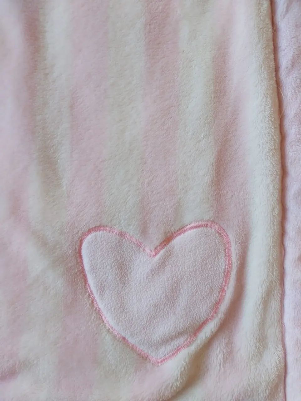 Cobertor / Manta de Bebê Rosa com Coração - 90x65 cm - Foto 4
