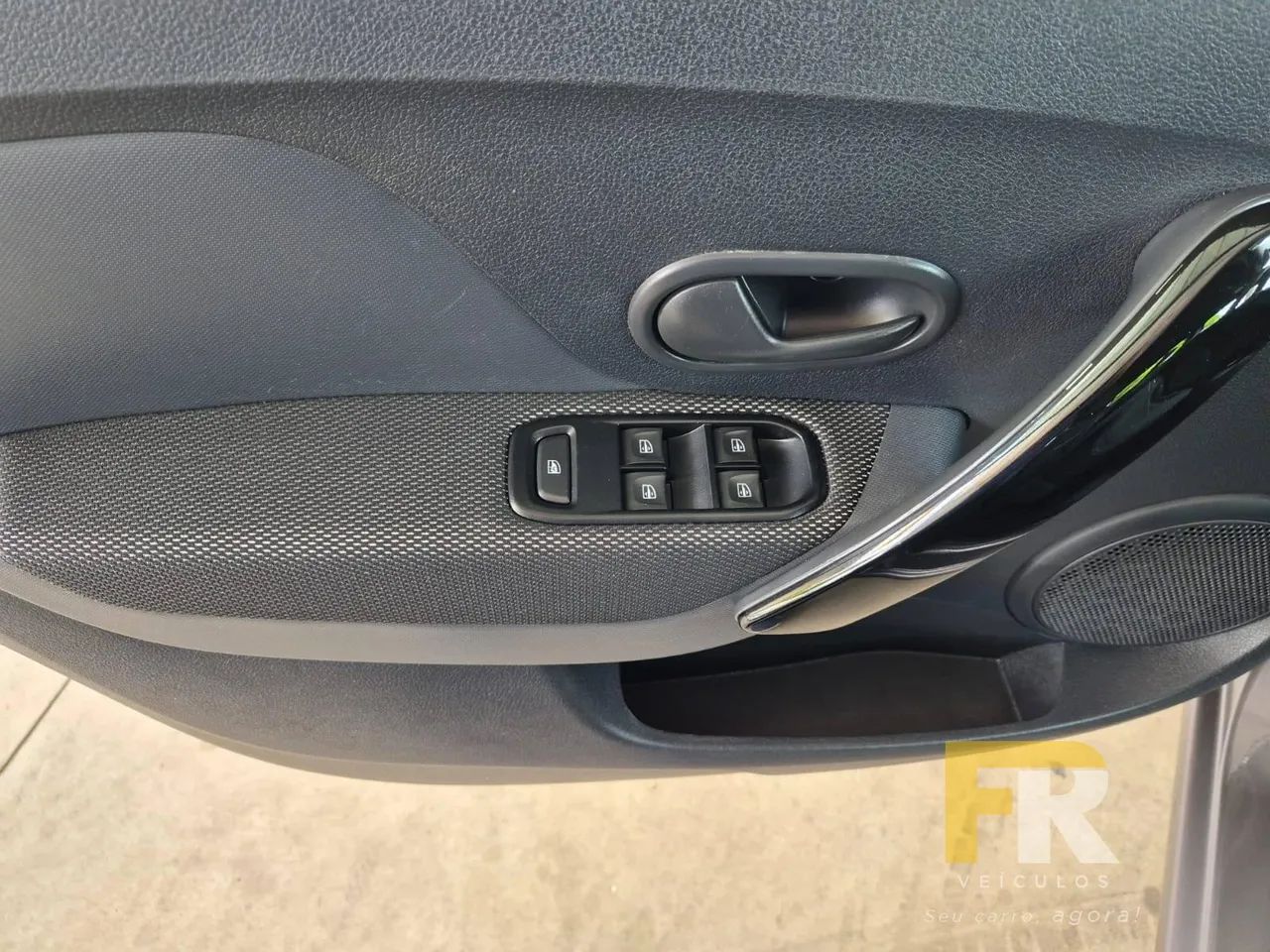 Renault Logan Zen Flex 1.0 12V 4P Mec. 2022 - Foto 4