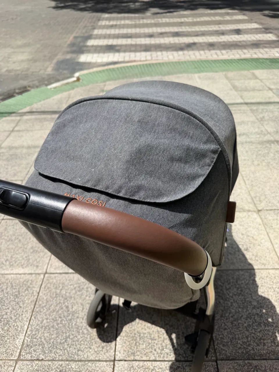 carrinho de bebe da marca Maxi Cosi Eva 3 alumínio  - Foto 4