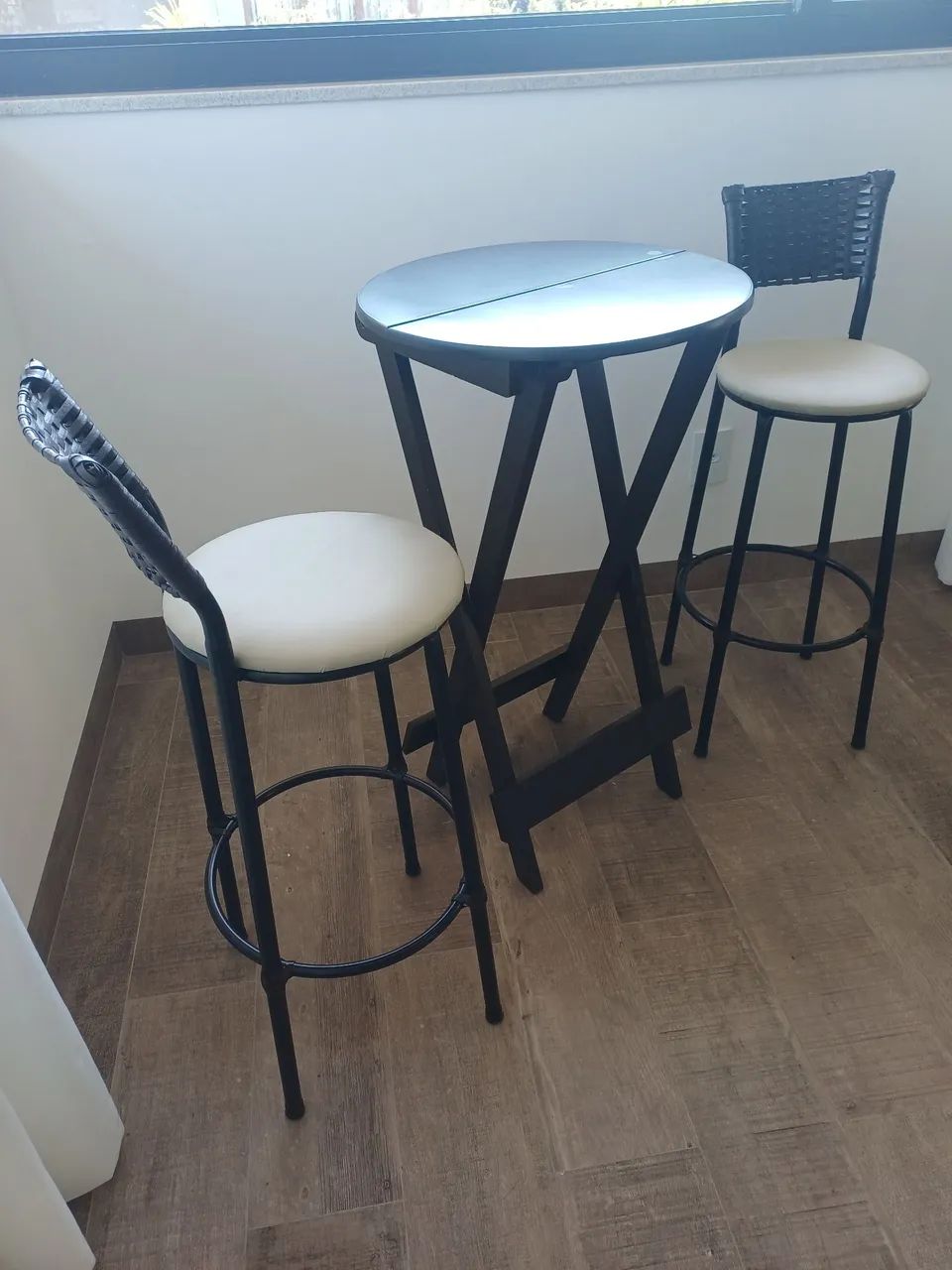 Mesa bistrô com banquetas - Foto 2