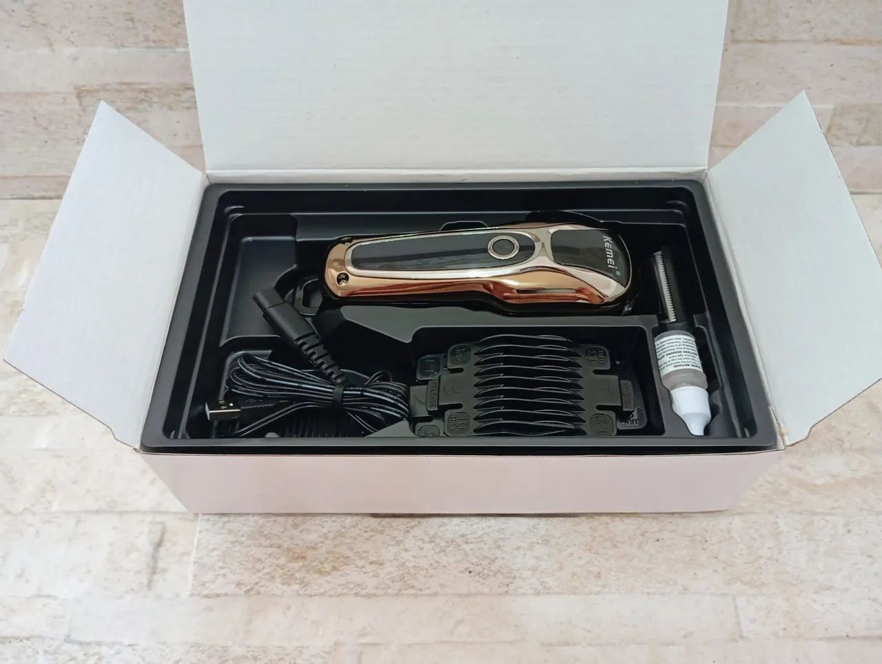 Maquina Profissional Cabelo e Barba Kemei Sem Fio - Foto 5