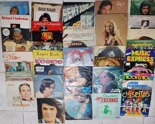 48 Discos de Vinil Variados