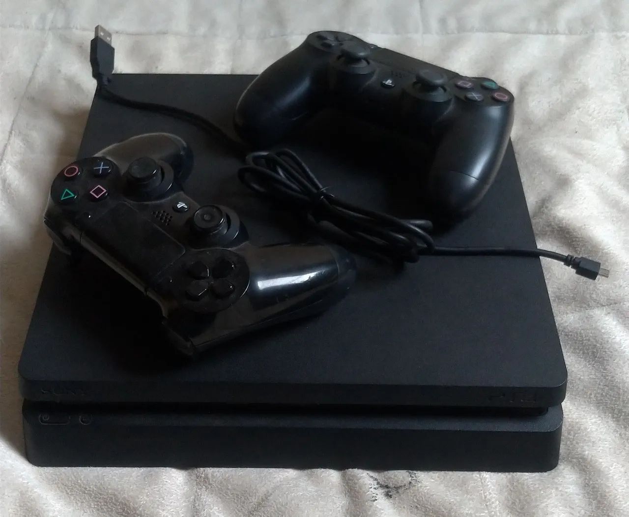 Playstation 4 Slim 