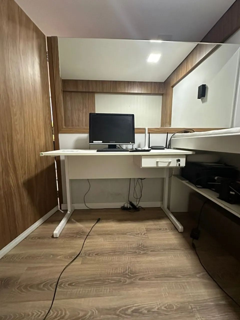 Mesa para computador com gaveta branca - Foto 2
