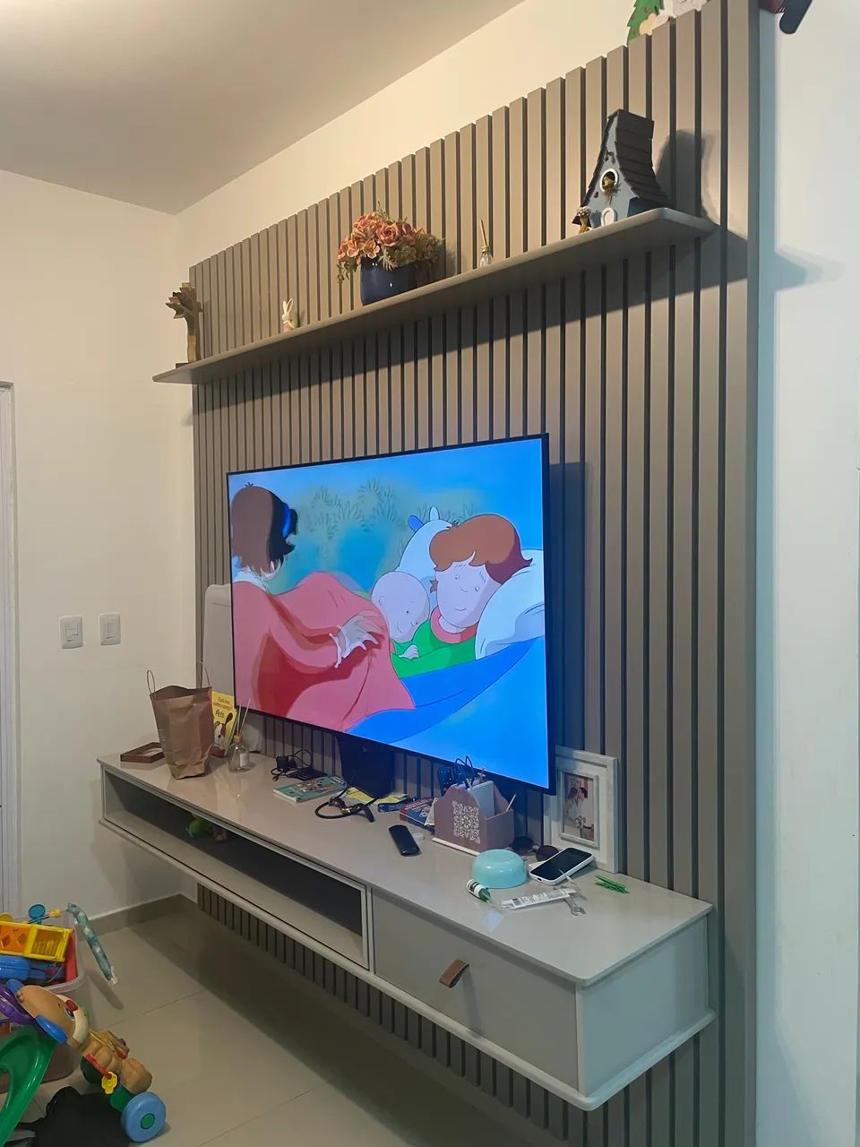 Painel Ripado com rack em MDF Gianduia 2,50 x  2,20  - Foto 2
