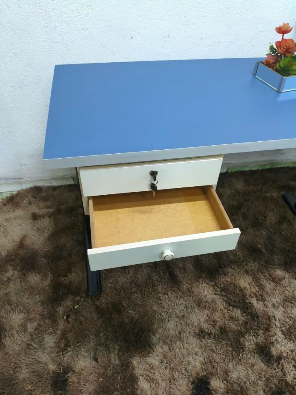 Mesa Usada Azul - Com Gaveta  - Foto 3