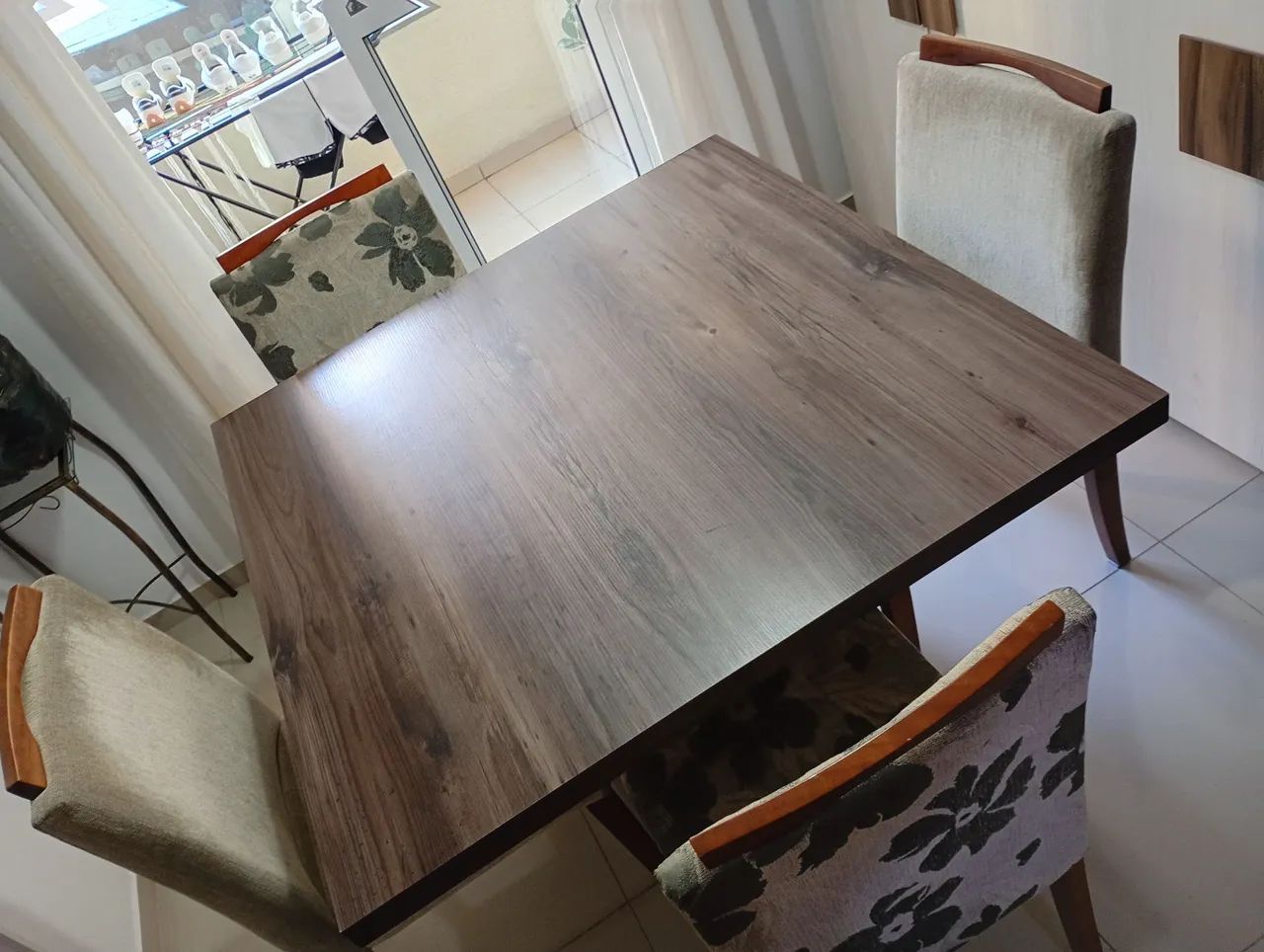 Dining Table and Sideboard64985889793665120