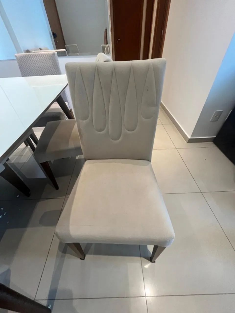 Conjunto mesa e cadeiras - Foto 2