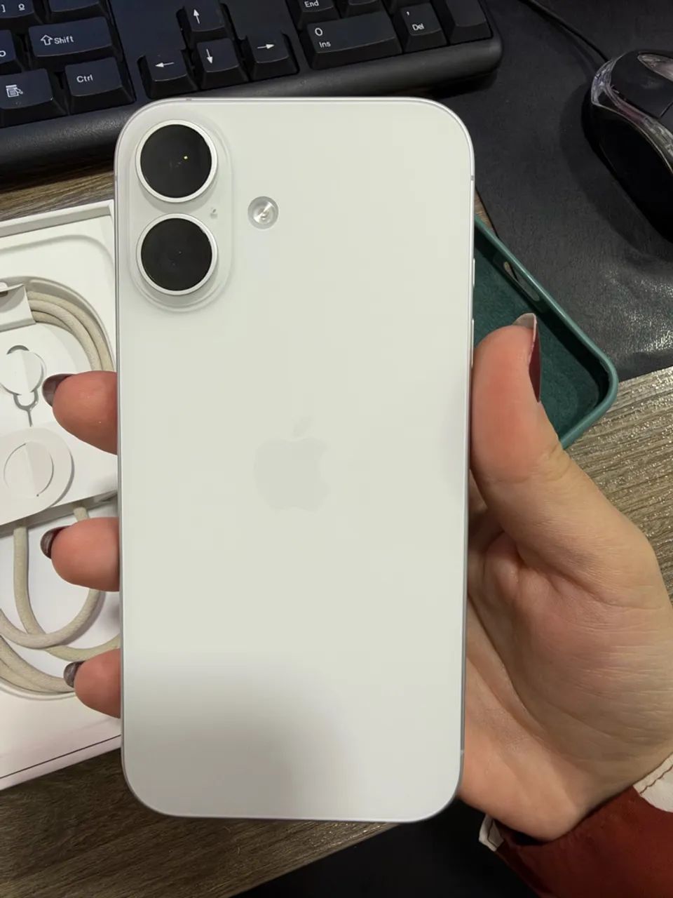 Vendo Apple iPhone 16 Branco 128 GB