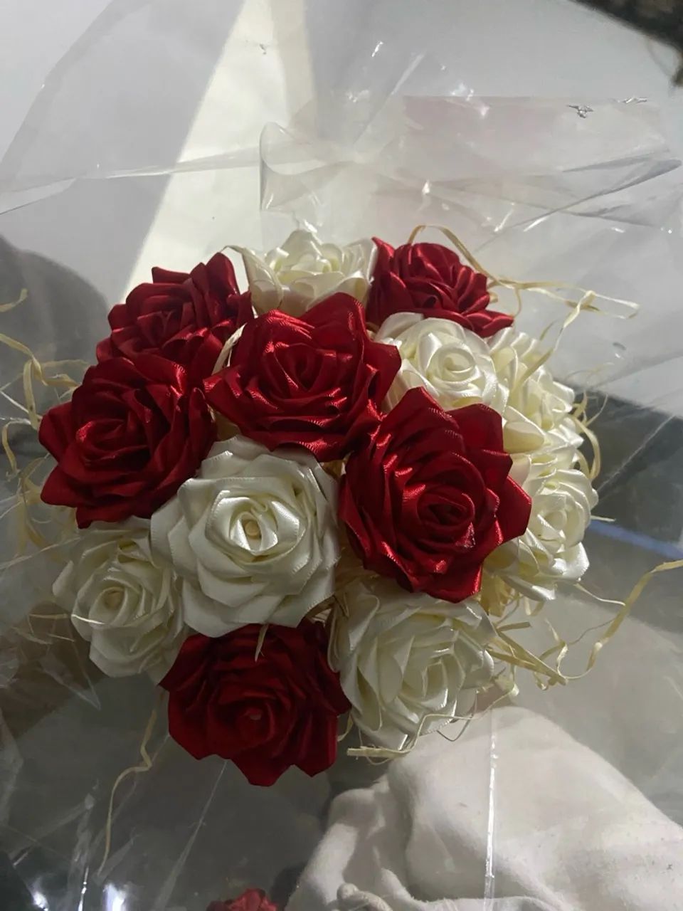 Buquê de flores de cetim  - Foto 2