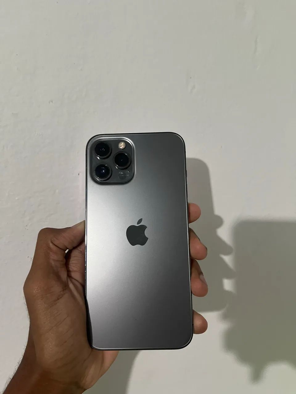 Vendo ou troco iPhone 12 Pro Max  - Foto 4