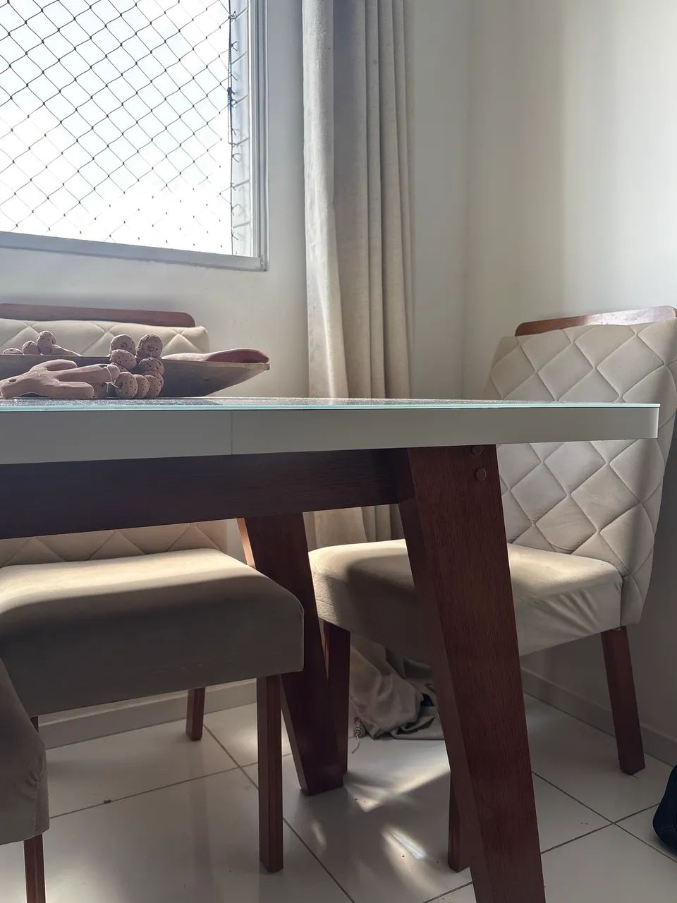 Mesa com 4 cadeiras