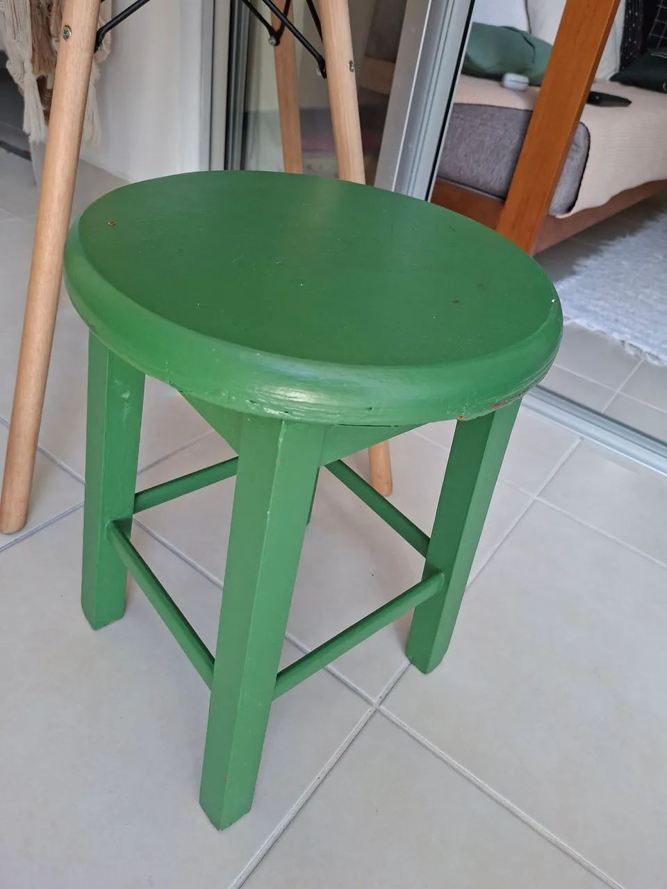 Mesa redonda madeira 74cm diâmetro e 76 de altura  - Foto 5