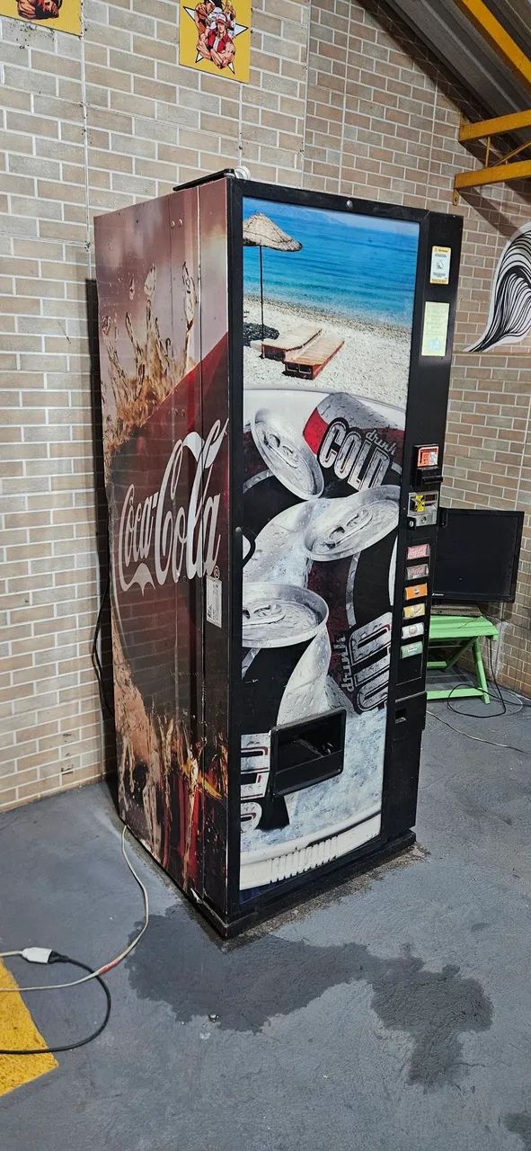 Máquina de Refrigerante Coca-Cola Grande Porte